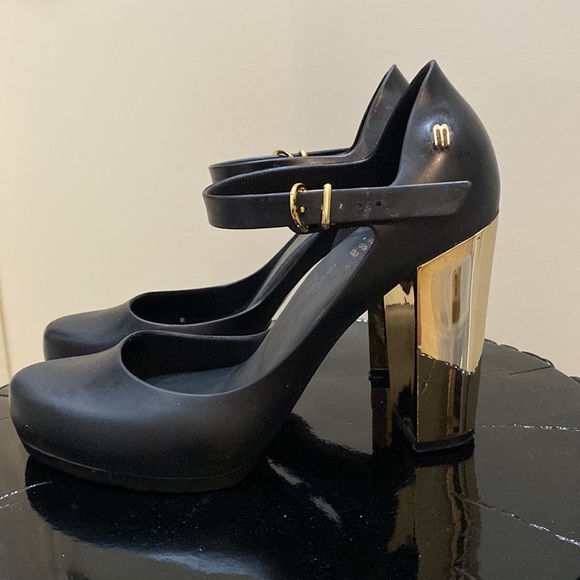 Melissa block heels. Made in Brazil. Smells like signature candy scent 🍭 - Picture 3 of 4